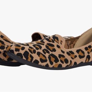 NWT Steve Madden Sabin Flat